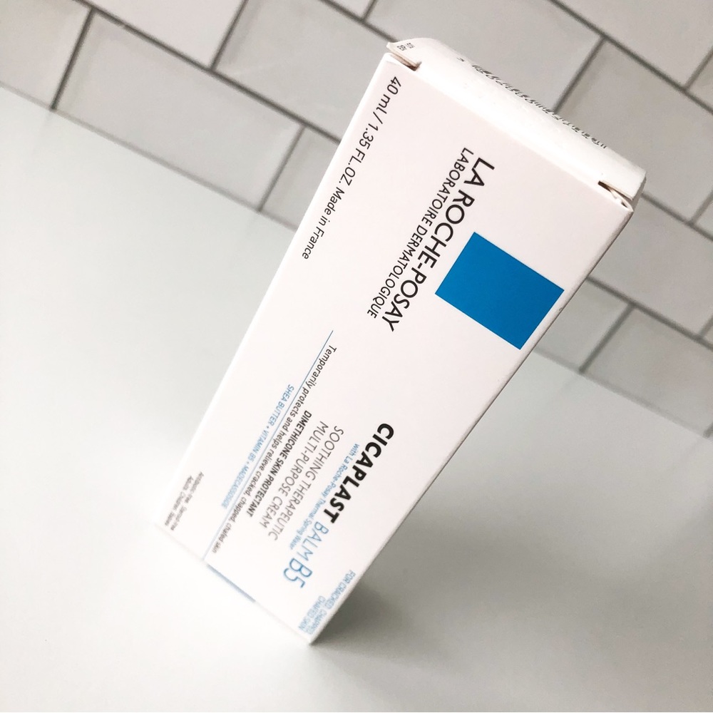 La Roche Posay CicaPlast Balm B5 💙 protects + helps to relive cracked skin